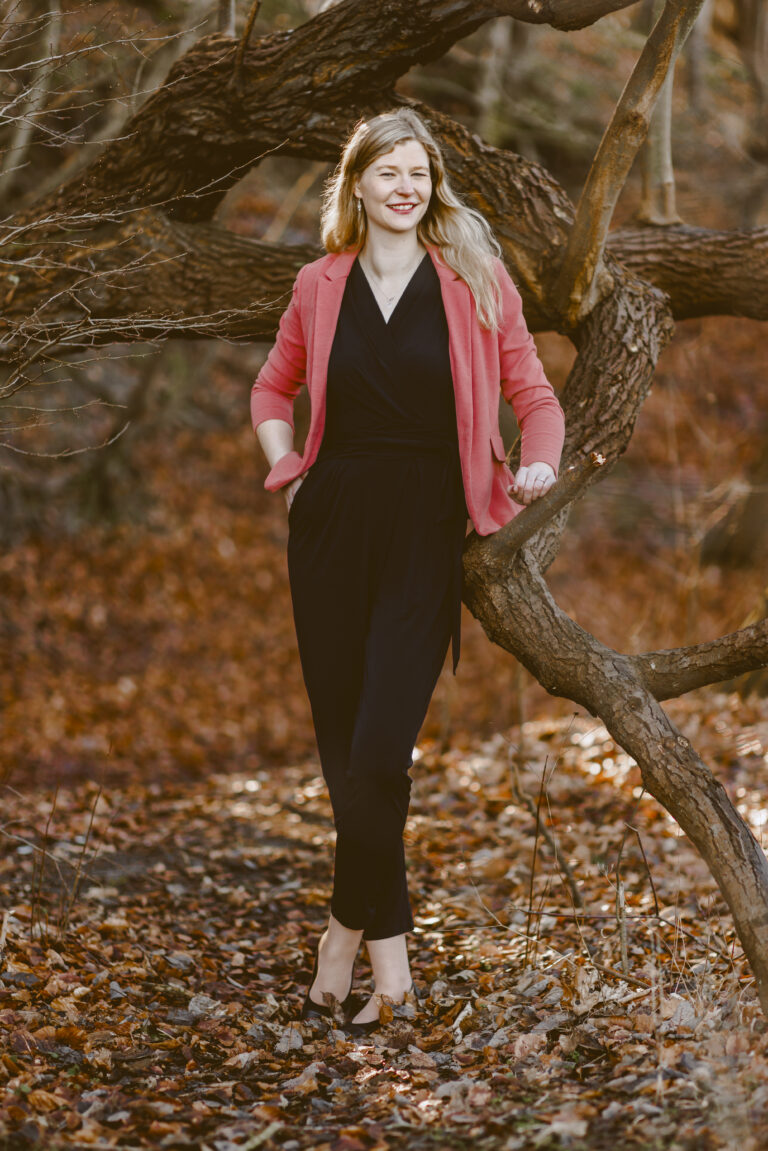Elisabeth Fechner im Wald